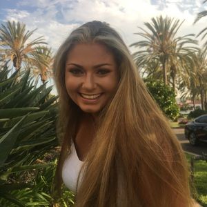 Meet your Posher, Danielle